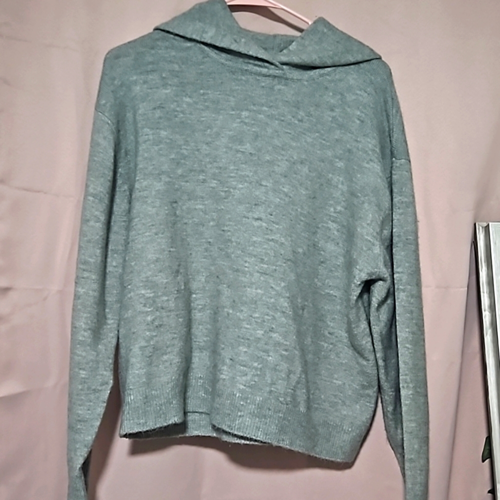 Sweater hoodie